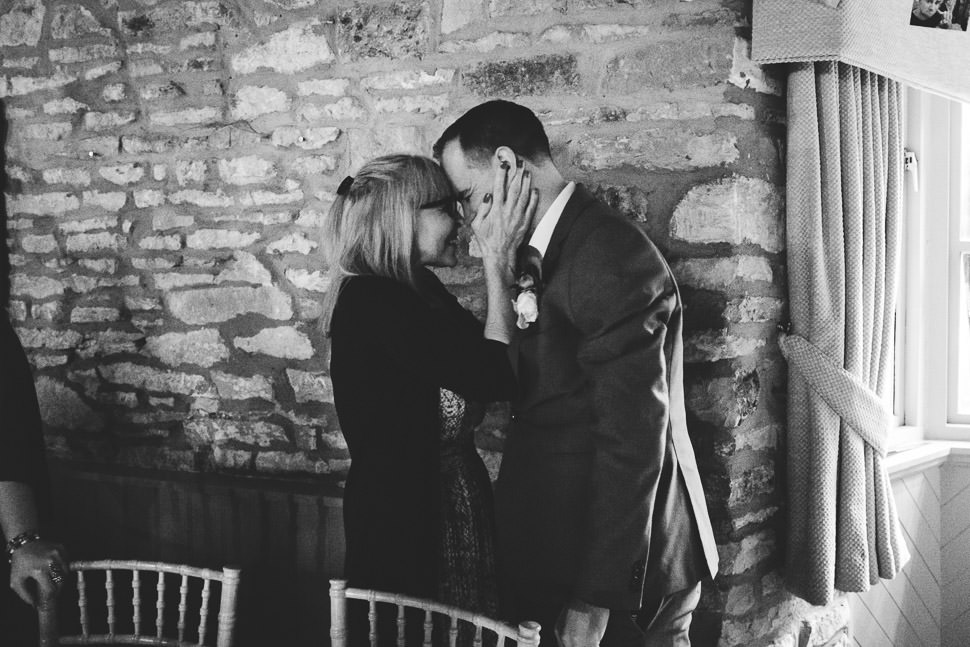 070 GREEN DRAGON INN WEDDING PHOTOGRAPHY CHELTENHAM