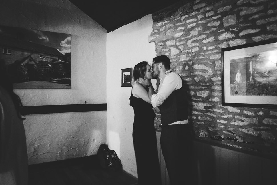 078 GREEN DRAGON INN WEDDING PHOTOGRAPHY CHELTENHAM