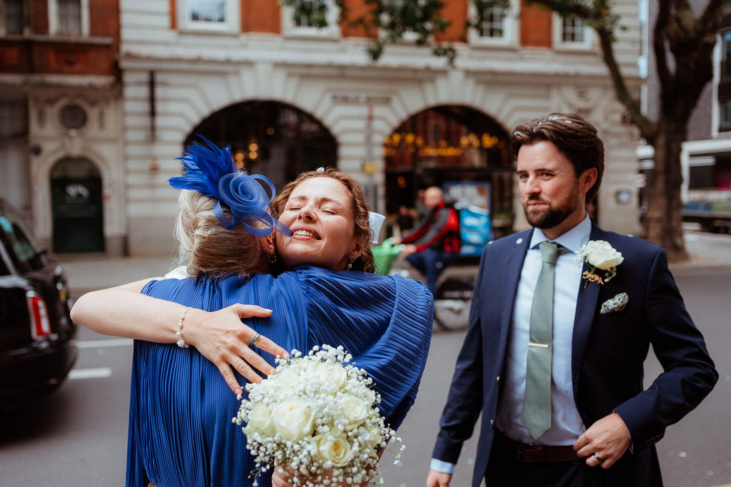 PREVIEW LOUISE WAYNE CHELSEA OLD TOWN HALL WEDDING PHOTOGRAPHY LONDON 012