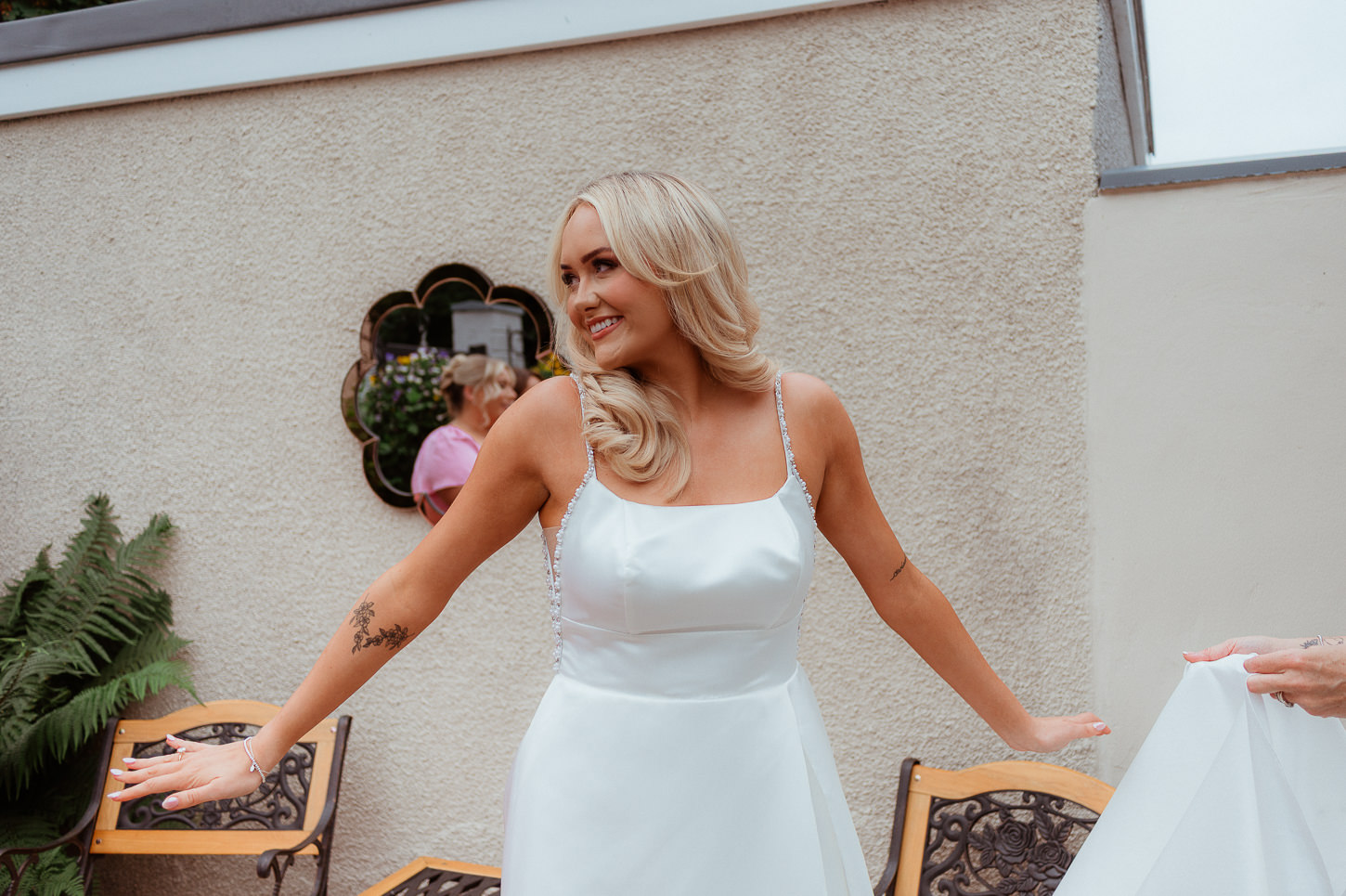 ALICE NIALL THE OLD HOUSE 1147 WEDDING PHOTOGRAPHY 002