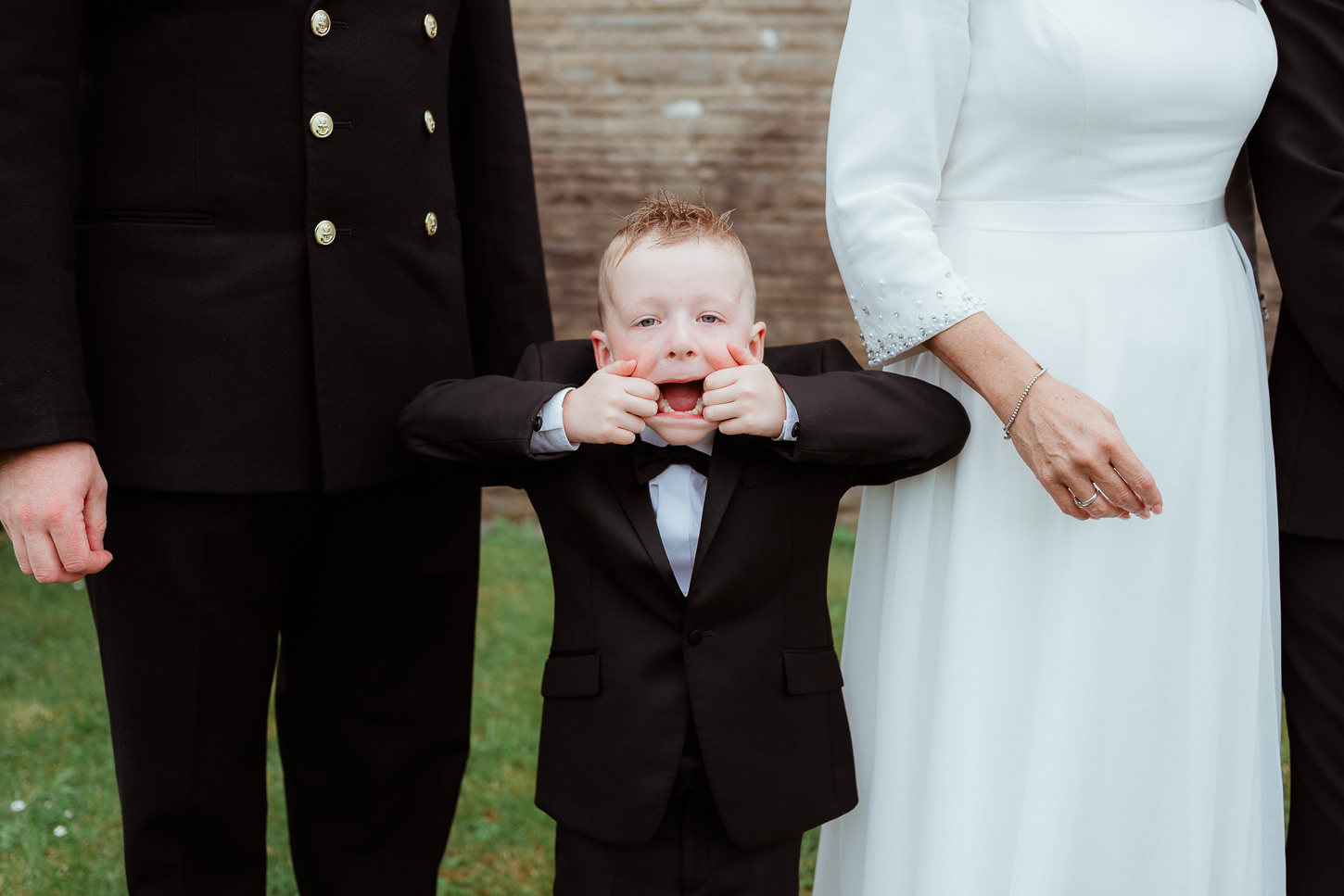 ALICE NIALL THE OLD HOUSE 1147 WEDDING PHOTOGRAPHY 012