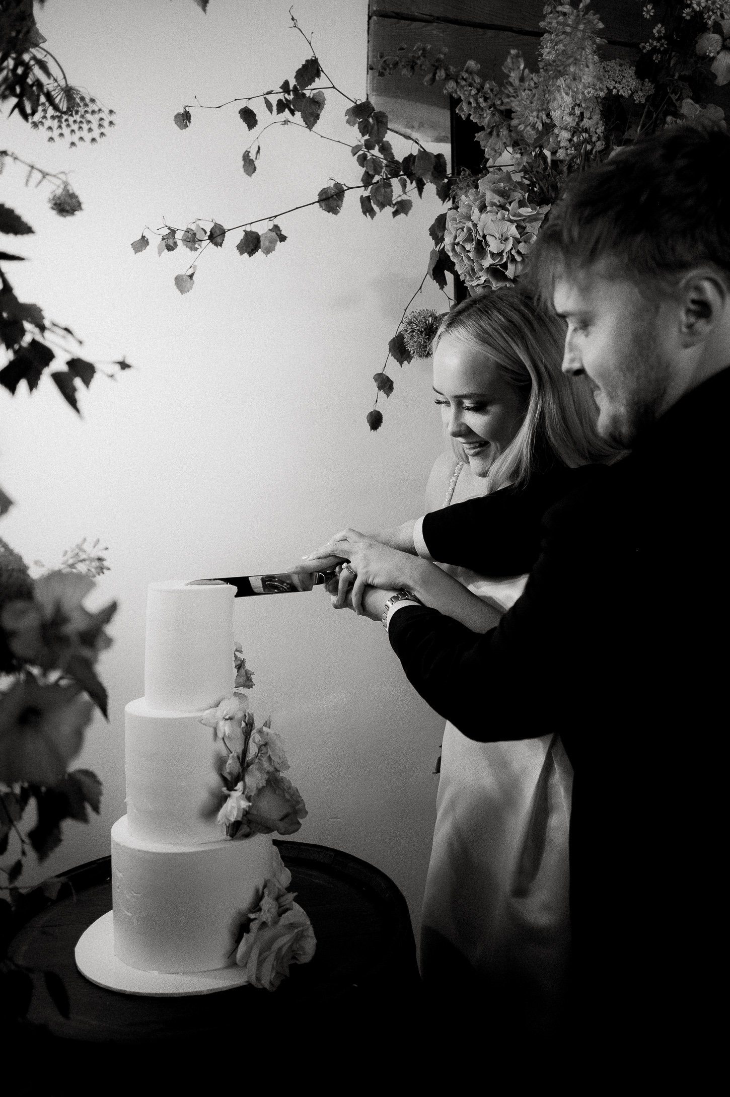 ALICE NIALL THE OLD HOUSE 1147 WEDDING PHOTOGRAPHY 032