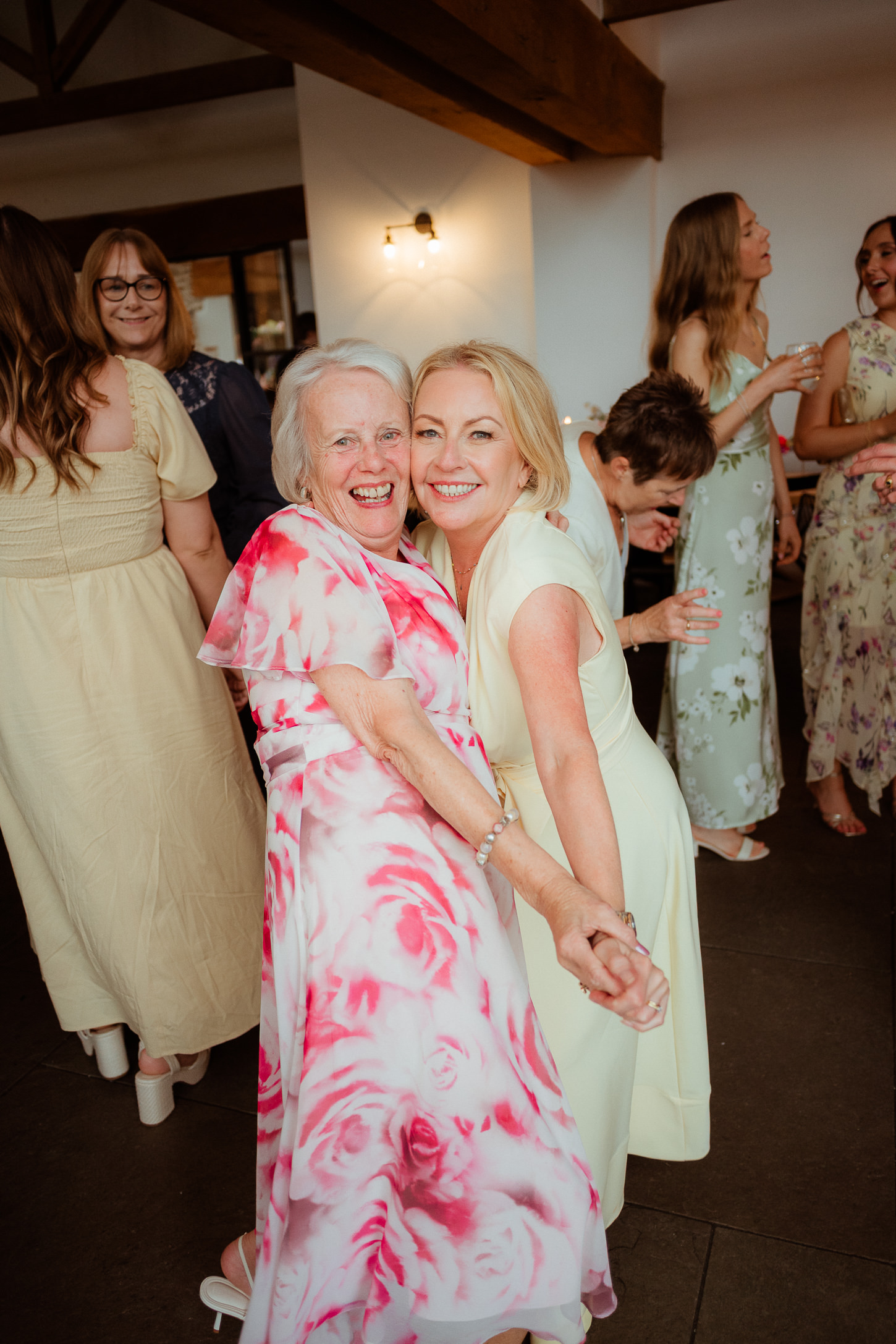 ALICE NIALL THE OLD HOUSE 1147 WEDDING PHOTOGRAPHY 037