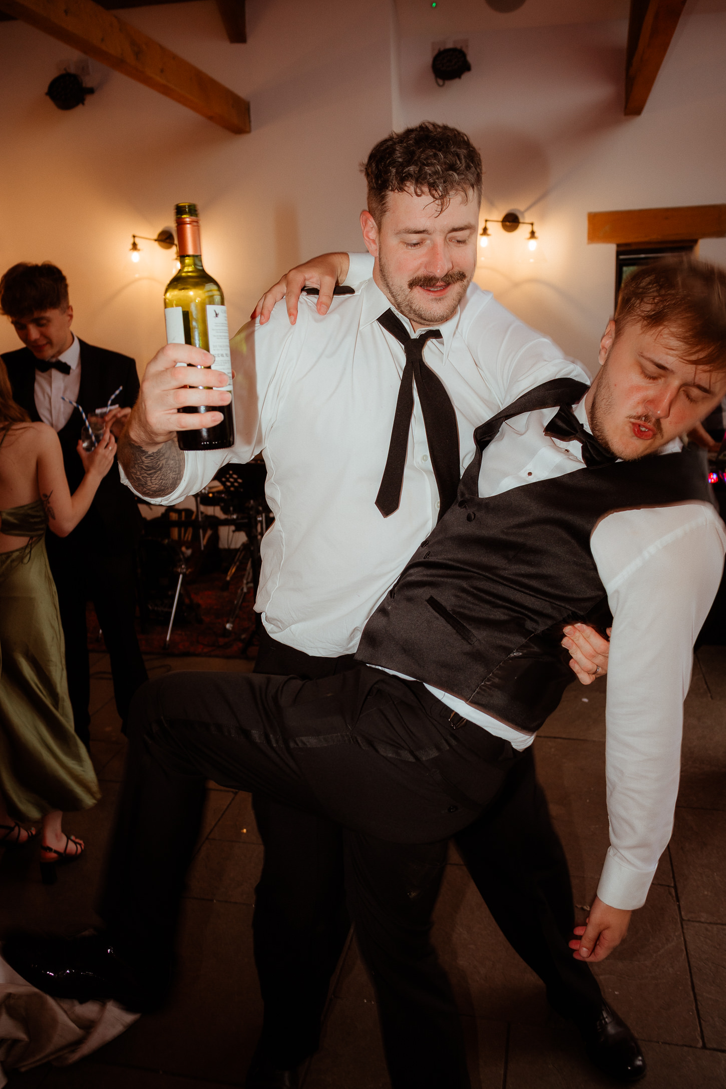 ALICE NIALL THE OLD HOUSE 1147 WEDDING PHOTOGRAPHY 039