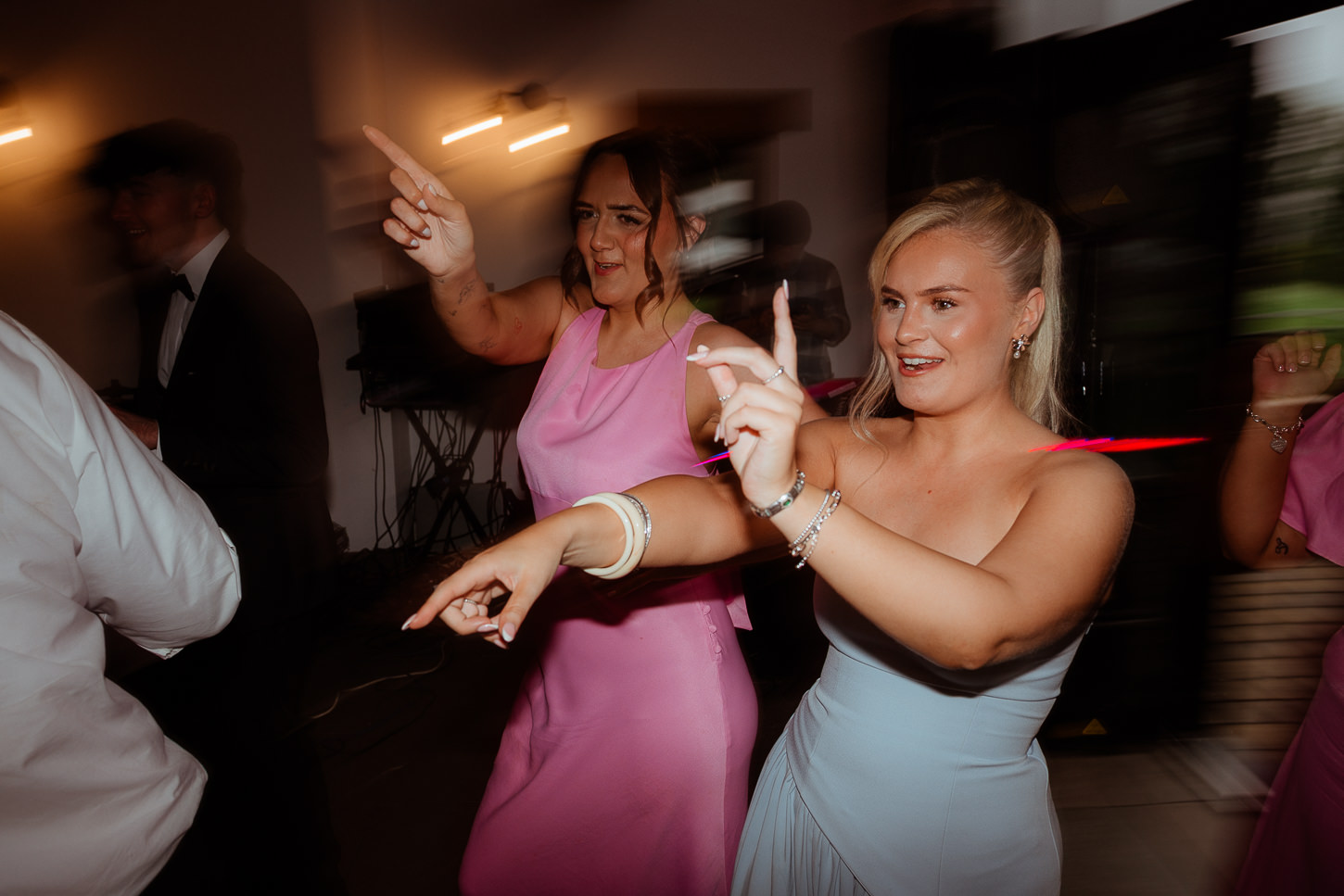 ALICE NIALL THE OLD HOUSE 1147 WEDDING PHOTOGRAPHY 040