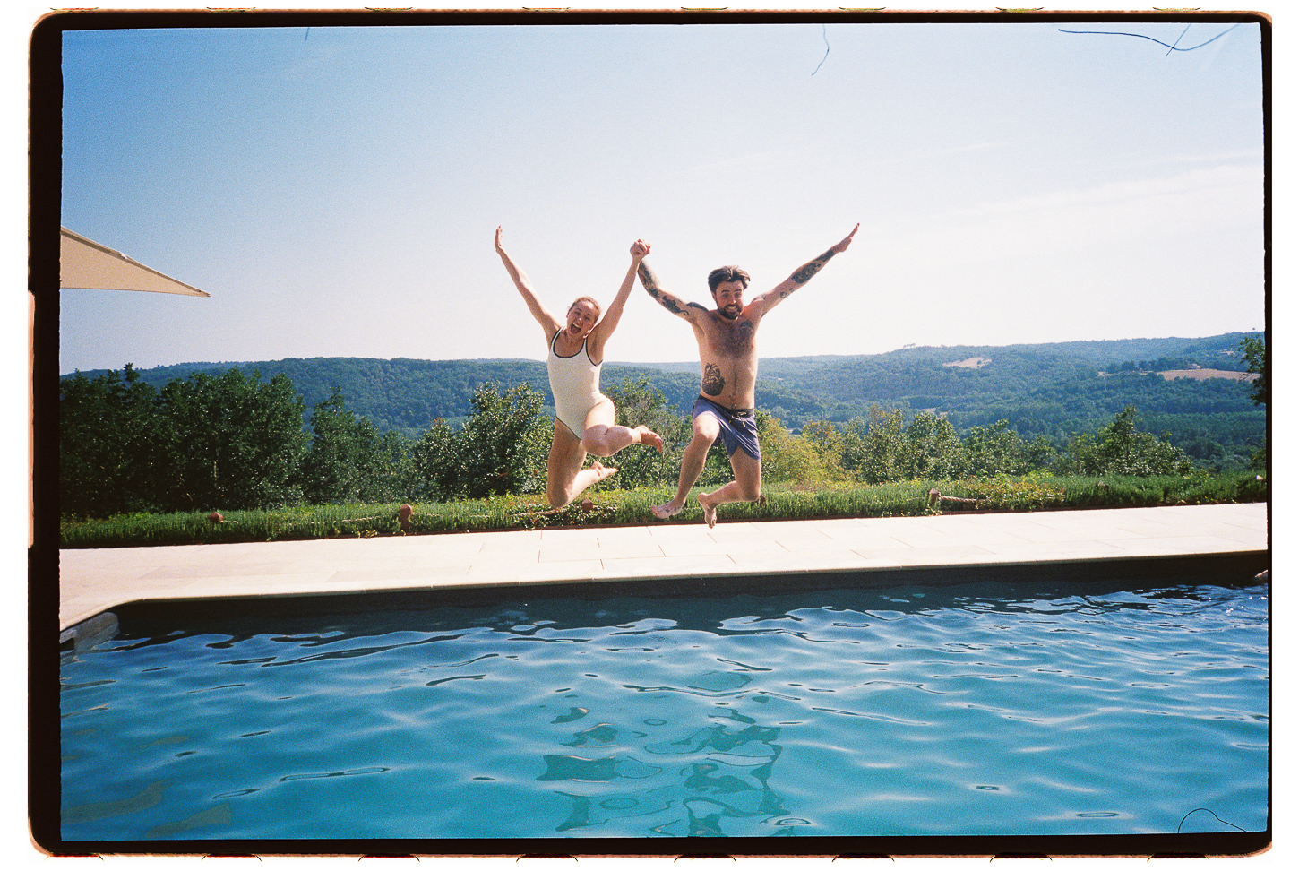 LOUISE WAYNE PREVIEW WEDDING FILM PHOTOGRAPHY CHATEAU DE CAZENAC 001