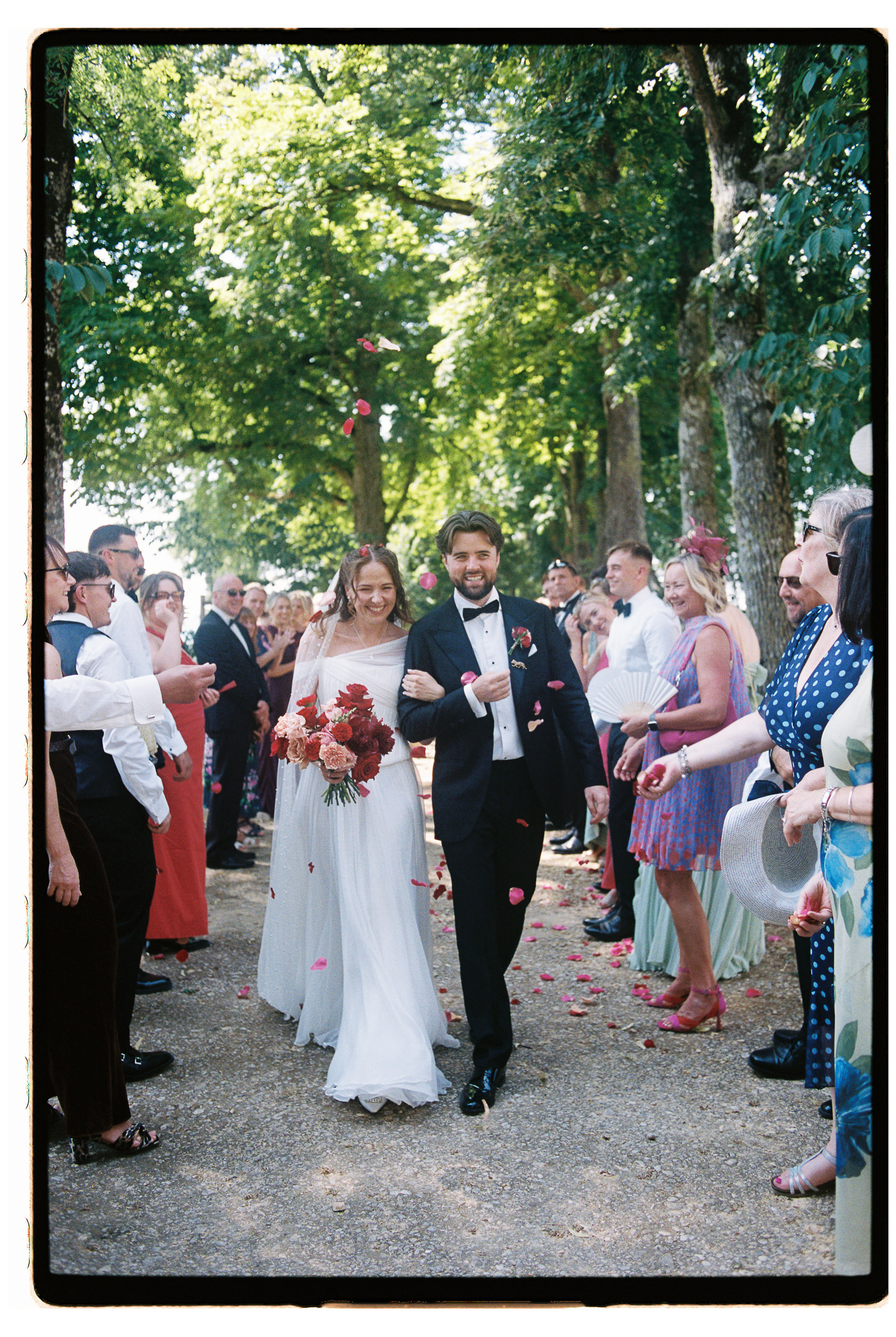 LOUISE WAYNE PREVIEW WEDDING FILM PHOTOGRAPHY CHATEAU DE CAZENAC 003