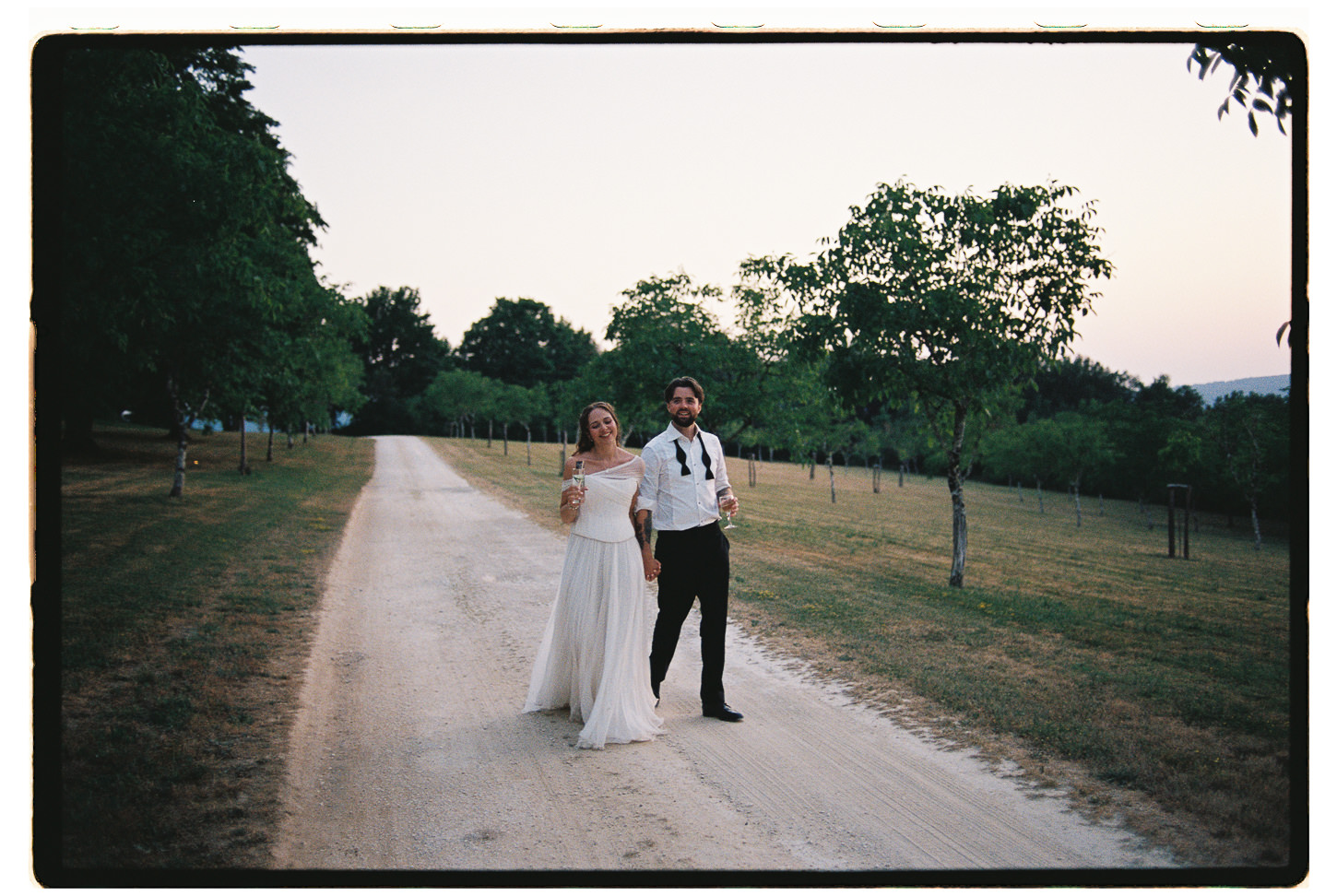 LOUISE WAYNE PREVIEW WEDDING FILM PHOTOGRAPHY CHATEAU DE CAZENAC 008