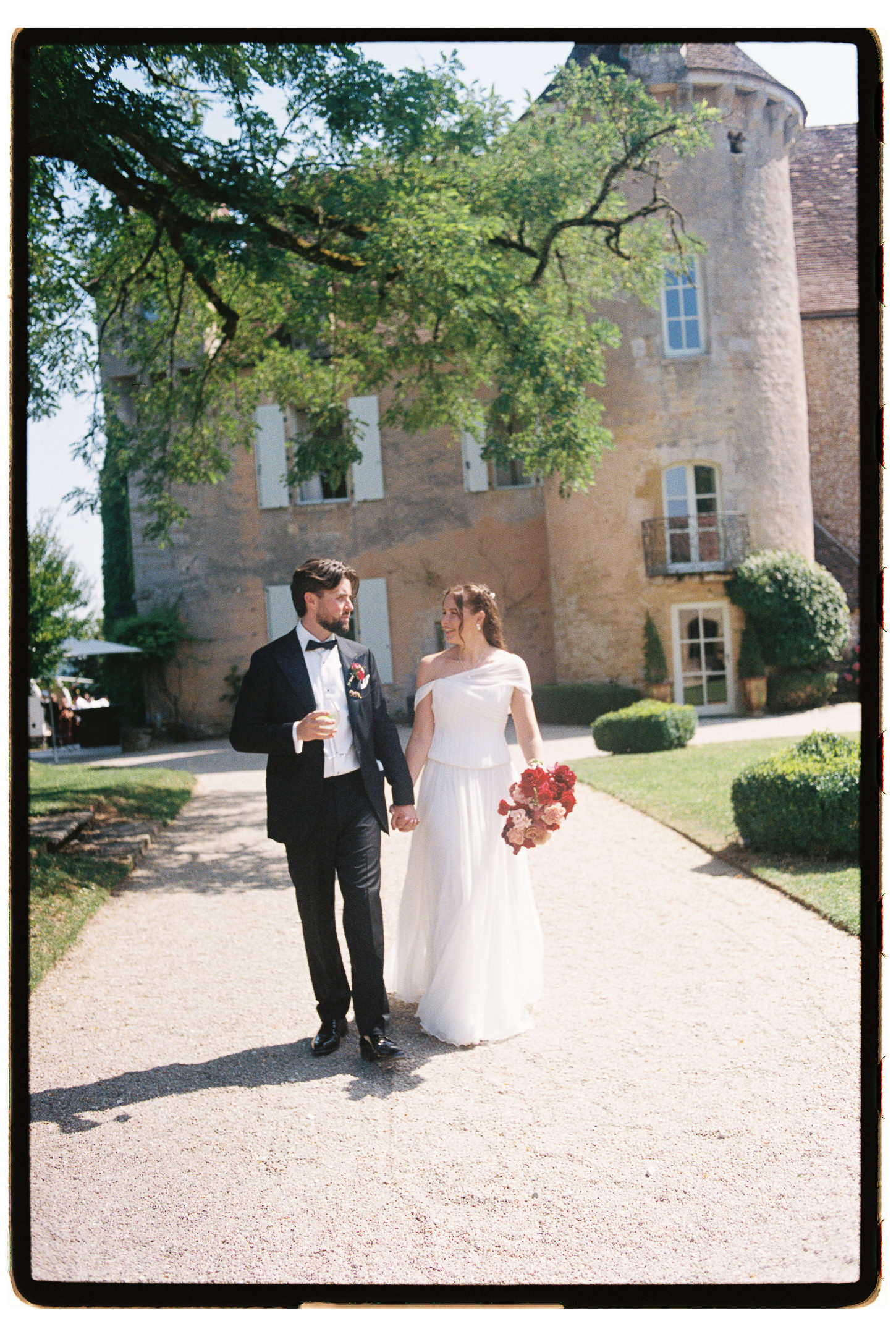 LOUISE WAYNE PREVIEW WEDDING FILM PHOTOGRAPHY CHATEAU DE CAZENAC 016