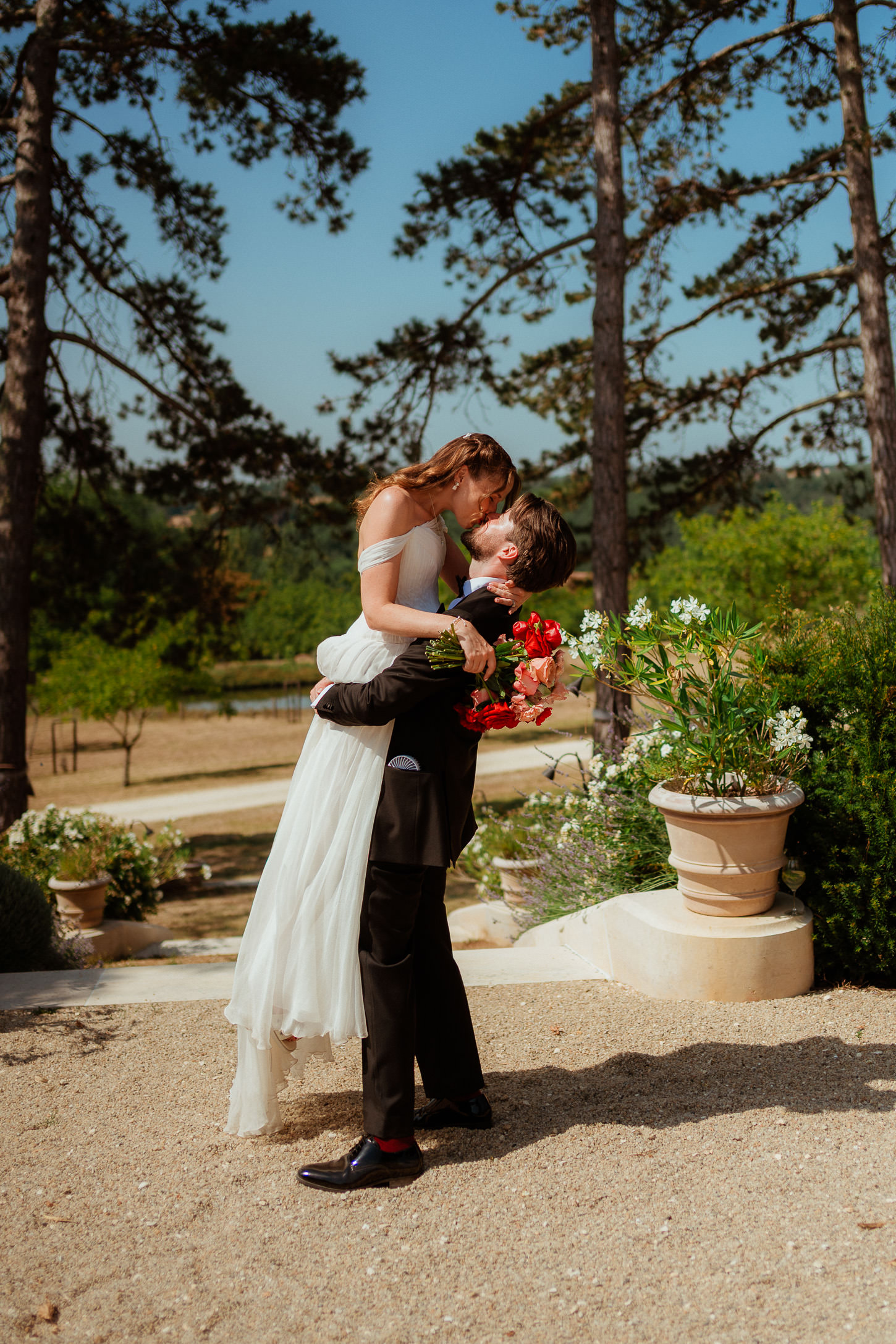 LOUISE WAYNE CHATEAU DE CAZENAC WEDDING PHOTOGRAPHY DORDOGNE FRANCE 012