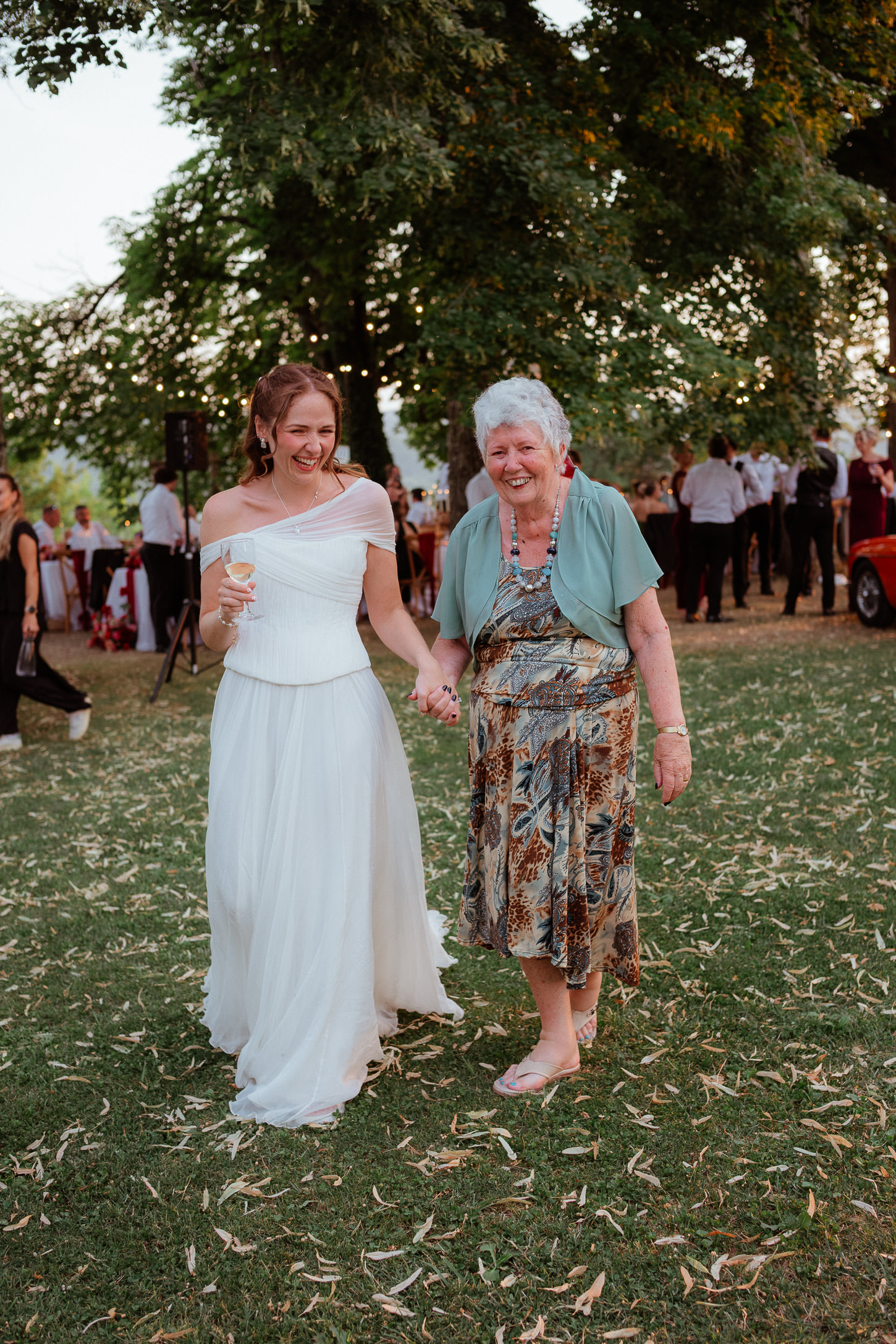 LOUISE WAYNE CHATEAU DE CAZENAC WEDDING PHOTOGRAPHY DORDOGNE FRANCE 034