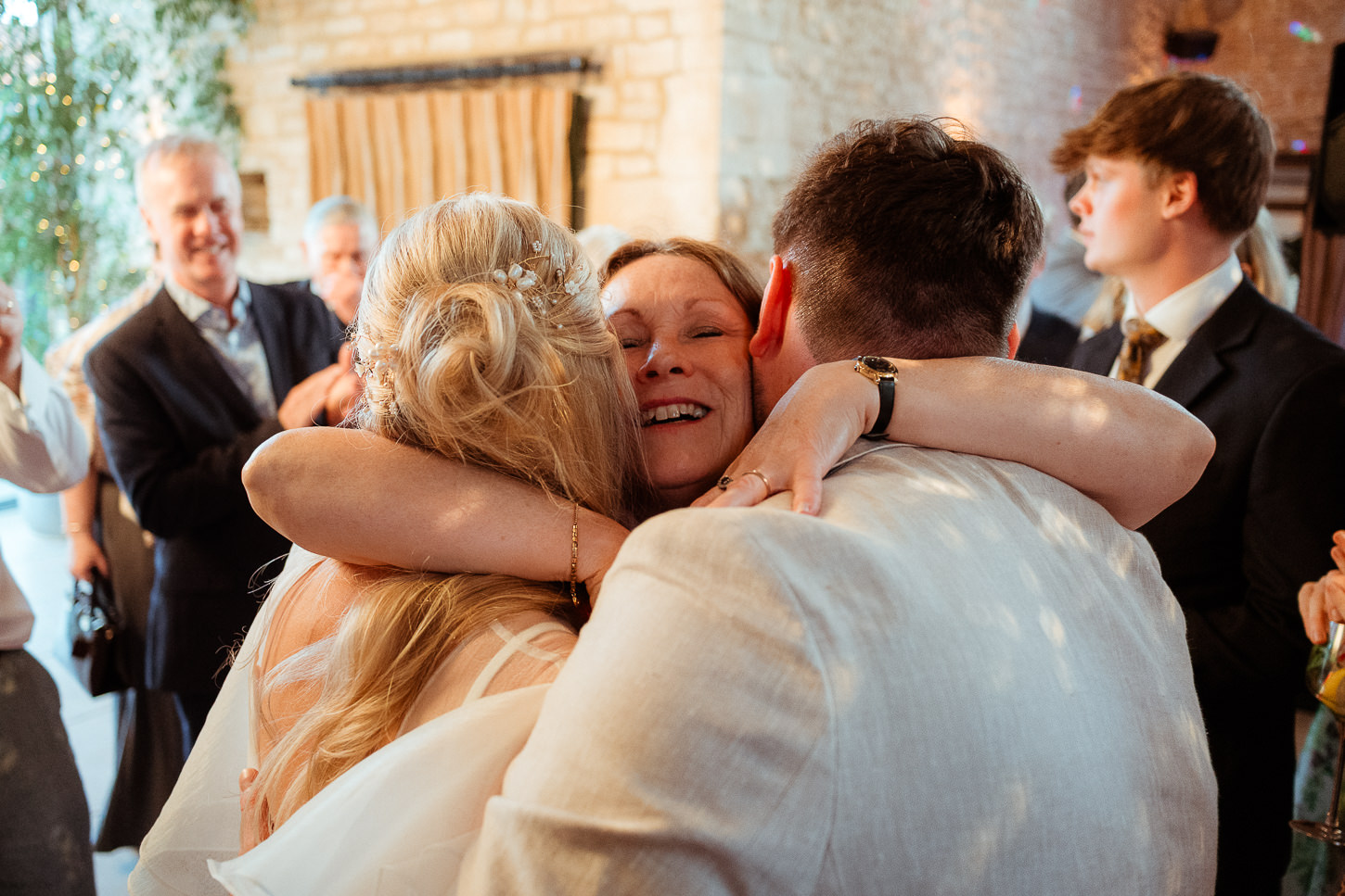 MADDY CIAN OLD GORE BARN COTWSOLDS WEDDING PHOTOGRAPHY 036