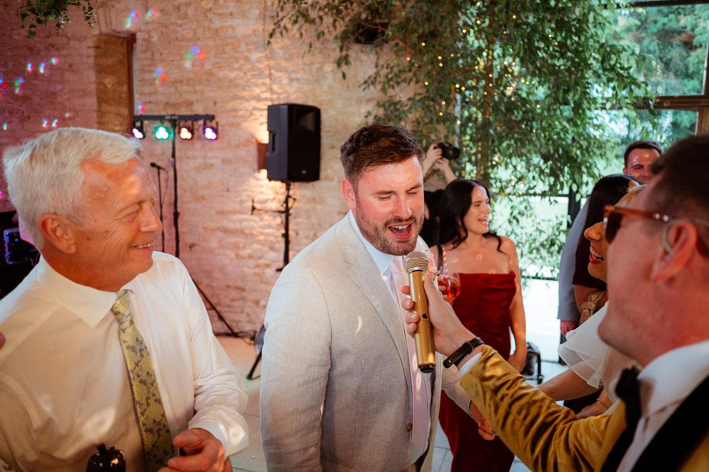 MADDY CIAN OLD GORE BARN COTWSOLDS WEDDING PHOTOGRAPHY 038