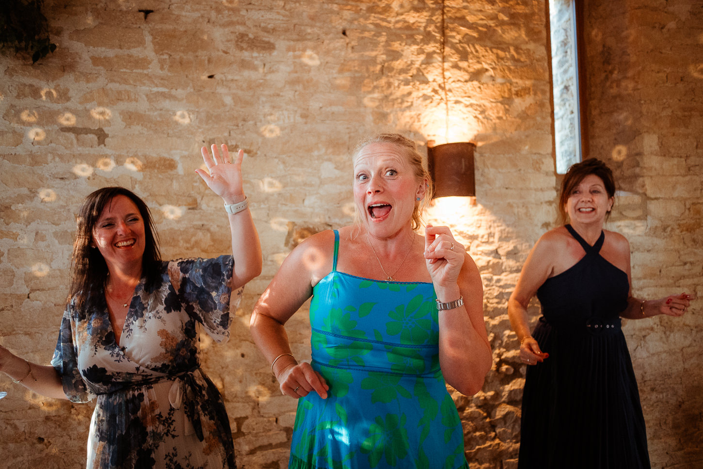 MADDY CIAN OLD GORE BARN COTWSOLDS WEDDING PHOTOGRAPHY 040
