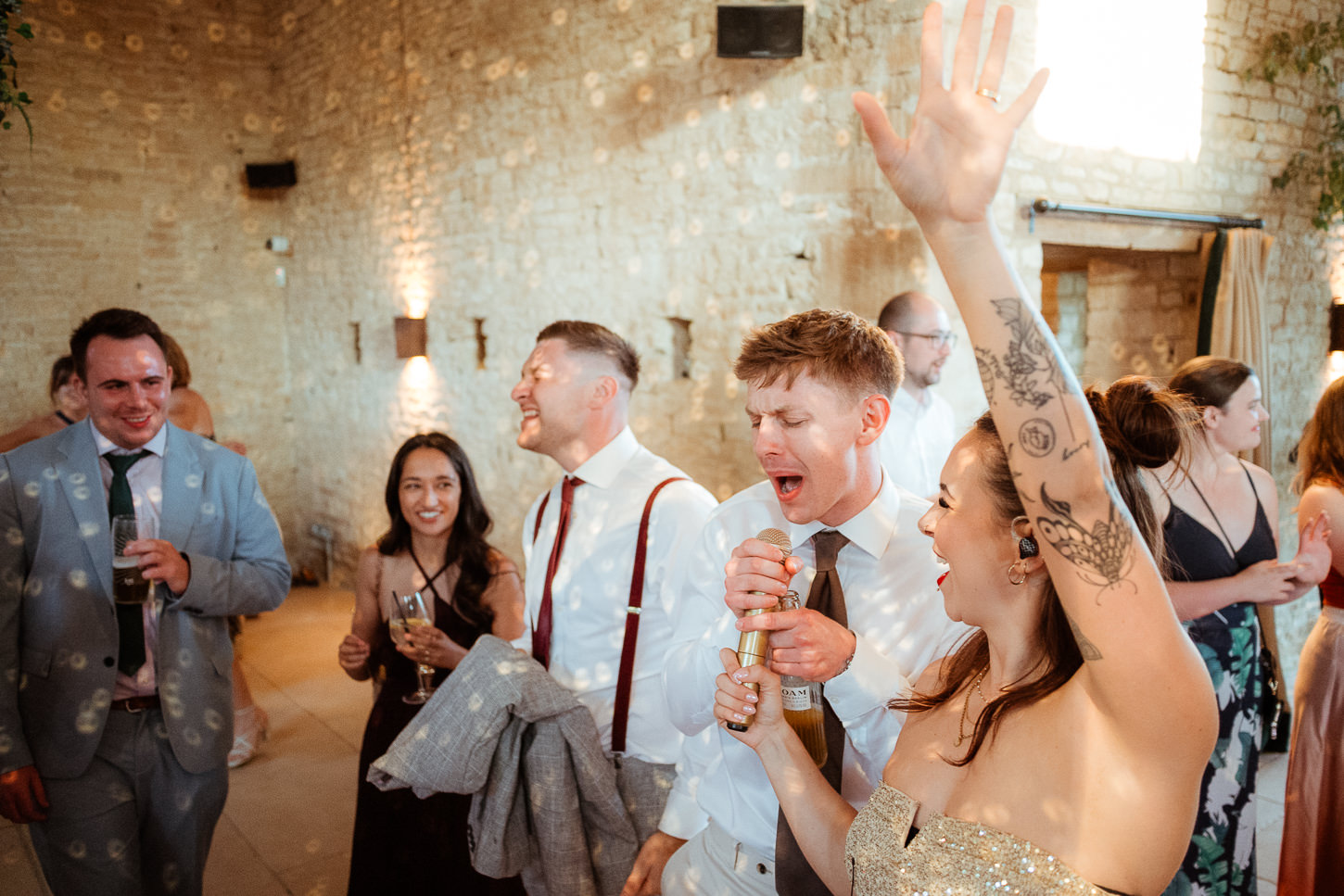 MADDY CIAN OLD GORE BARN COTWSOLDS WEDDING PHOTOGRAPHY 042