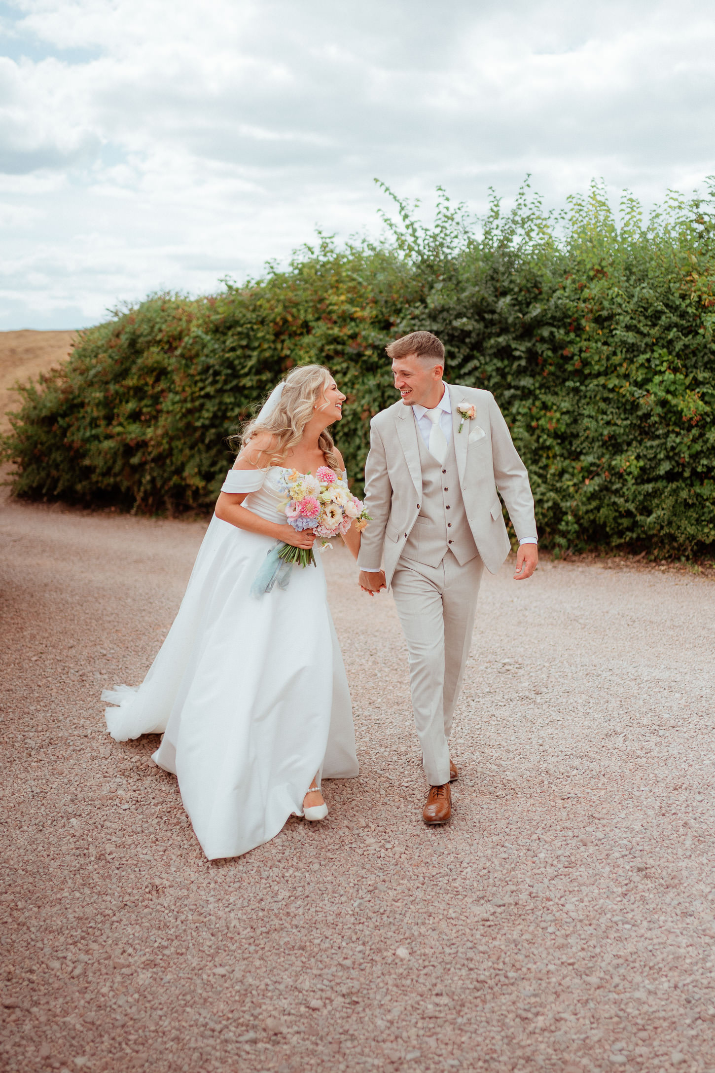 PREVIEWS MOLLY JORDAN LLANTILIO HOUSE WEDDING PHOTOGRAPHY 018