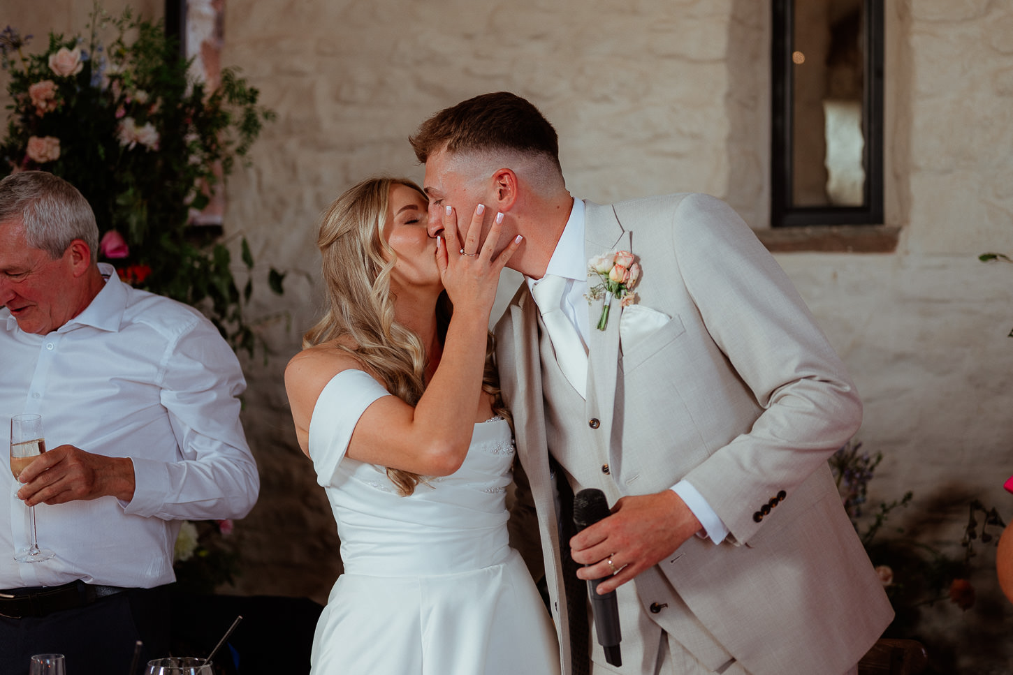 PREVIEWS MOLLY JORDAN LLANTILIO HOUSE WEDDING PHOTOGRAPHY 025