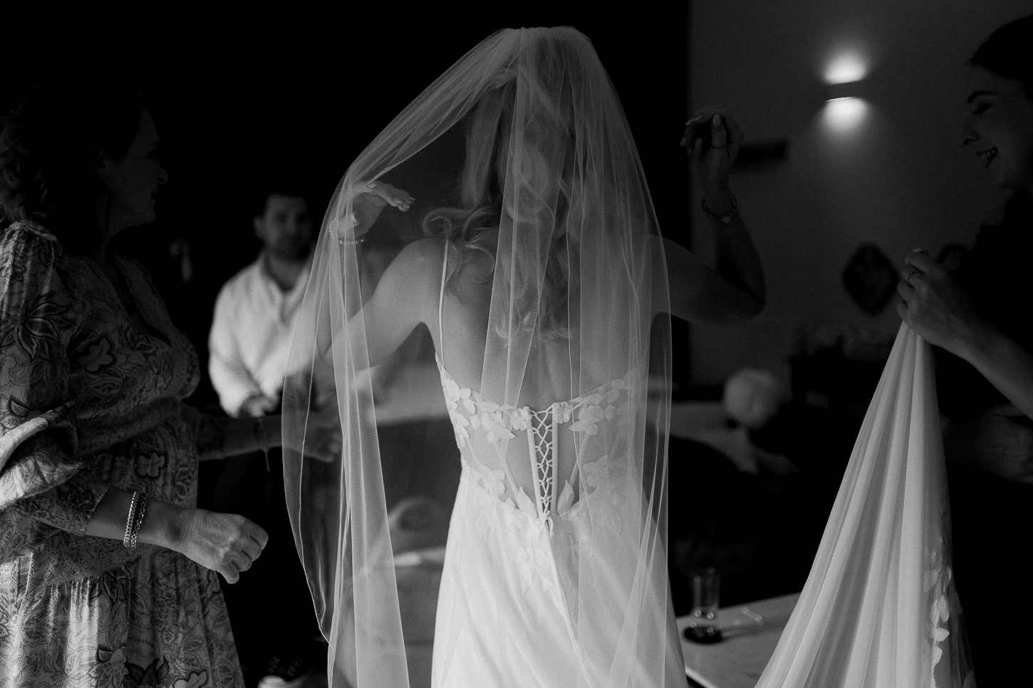 JOSIE KIERAN THE RIDGEWAY BARNS WILTSHIRE WEDDING PHOTOGRAPHY 001