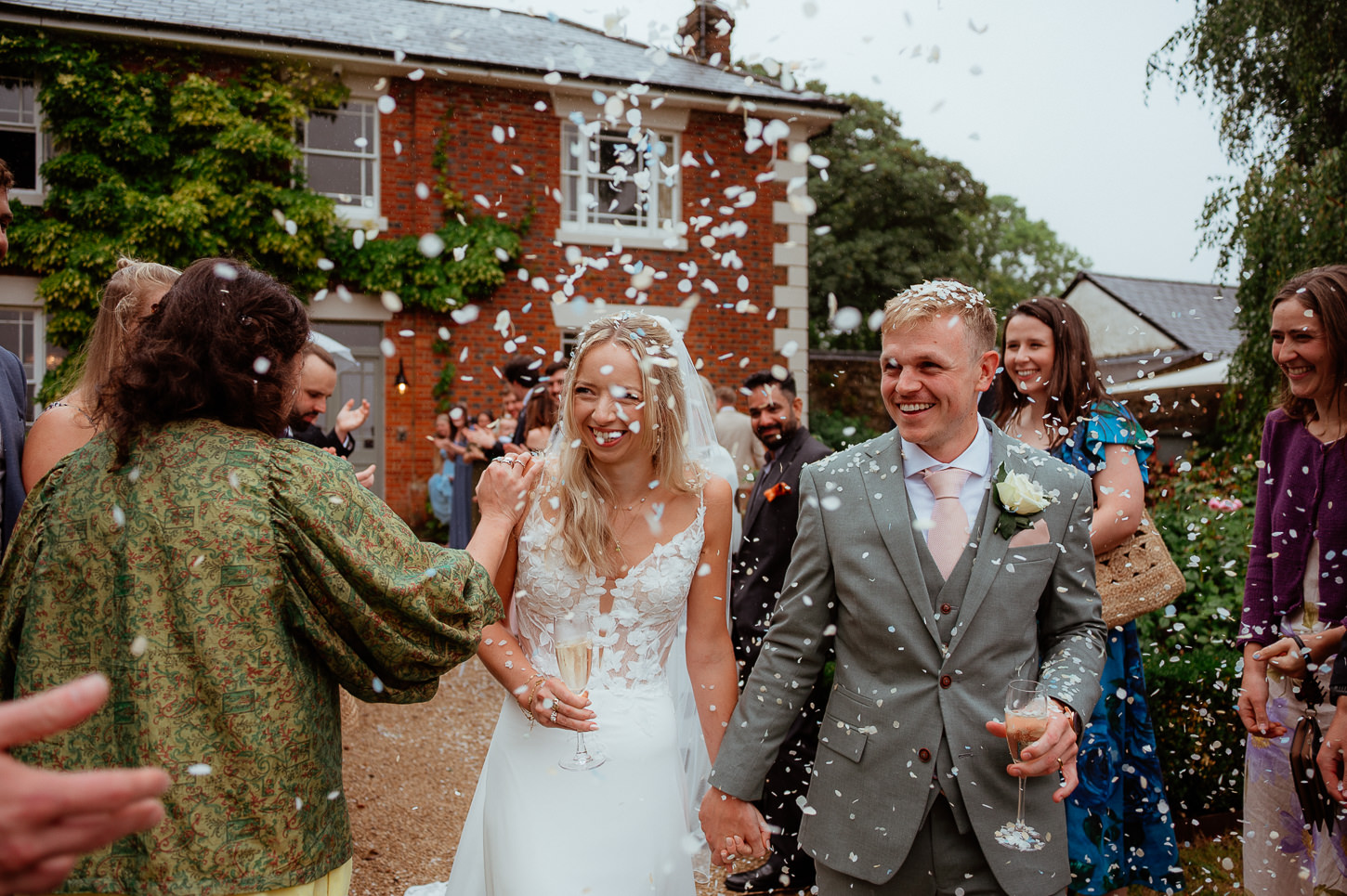 JOSIE KIERAN THE RIDGEWAY BARNS WILTSHIRE WEDDING PHOTOGRAPHY 009
