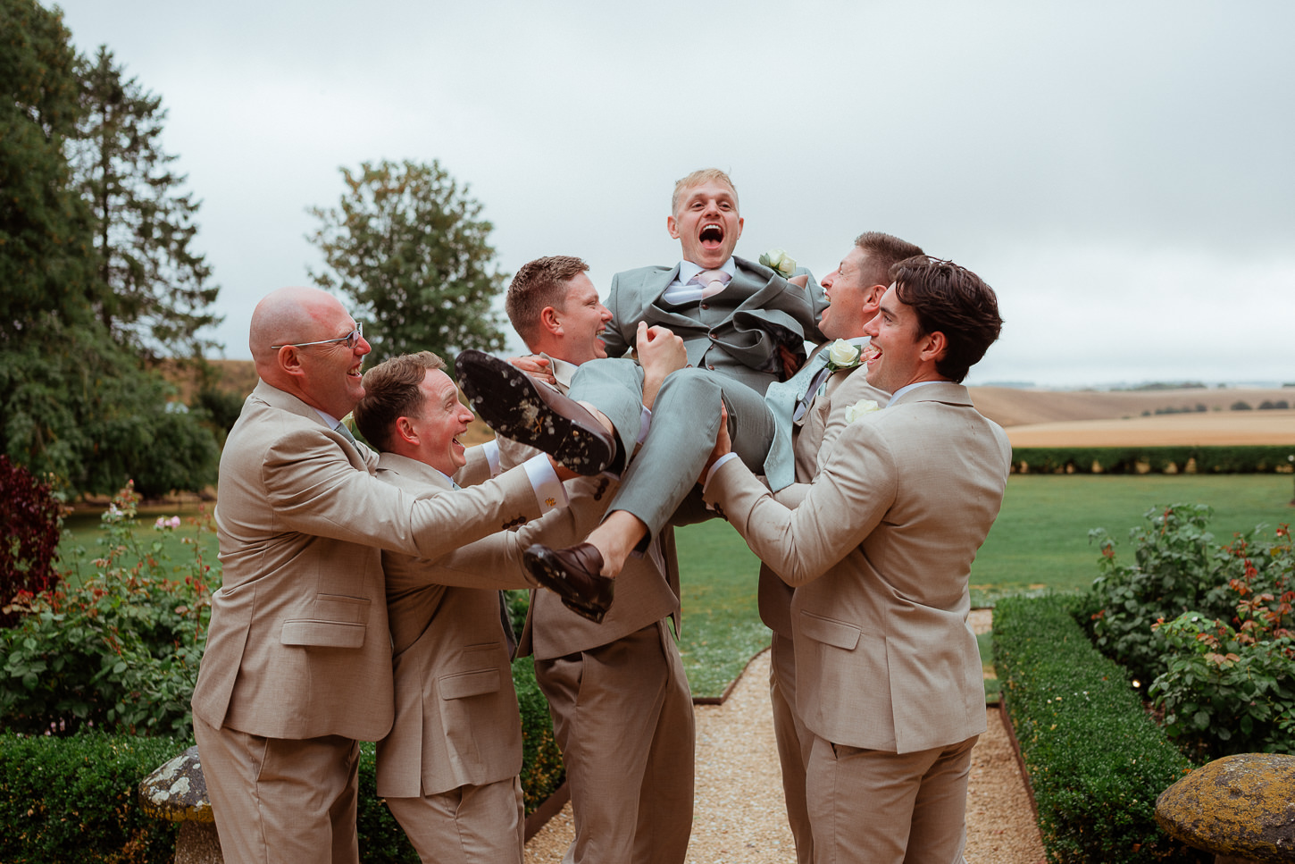 JOSIE KIERAN THE RIDGEWAY BARNS WILTSHIRE WEDDING PHOTOGRAPHY 012