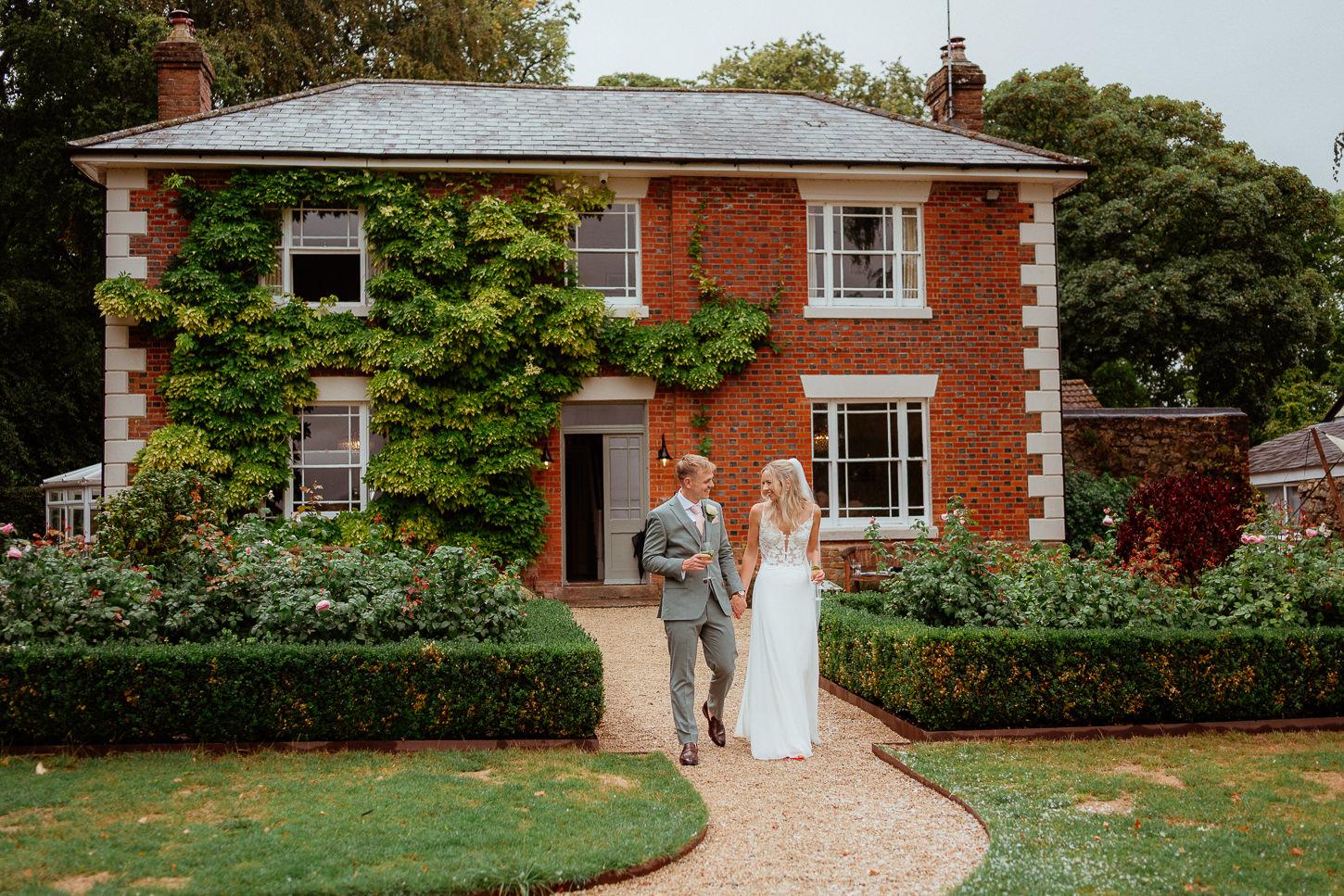 JOSIE KIERAN THE RIDGEWAY BARNS WILTSHIRE WEDDING PHOTOGRAPHY 014