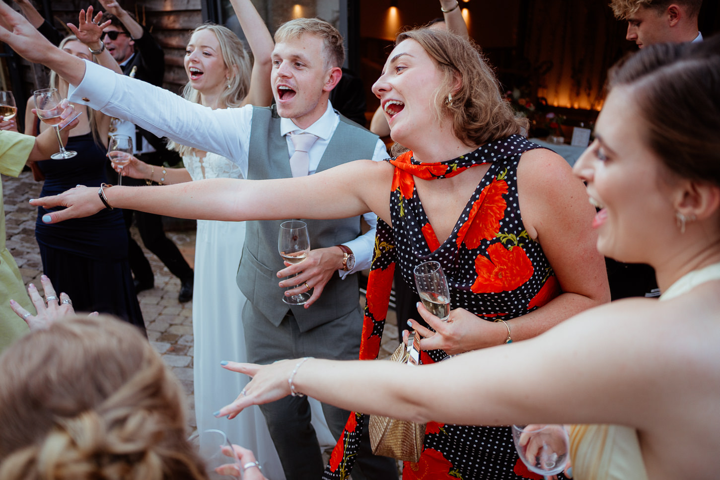 JOSIE KIERAN THE RIDGEWAY BARNS WILTSHIRE WEDDING PHOTOGRAPHY 025