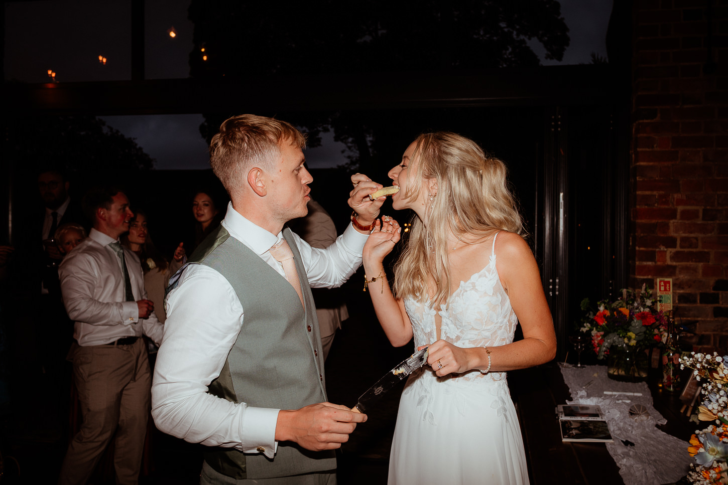 JOSIE KIERAN THE RIDGEWAY BARNS WILTSHIRE WEDDING PHOTOGRAPHY 034