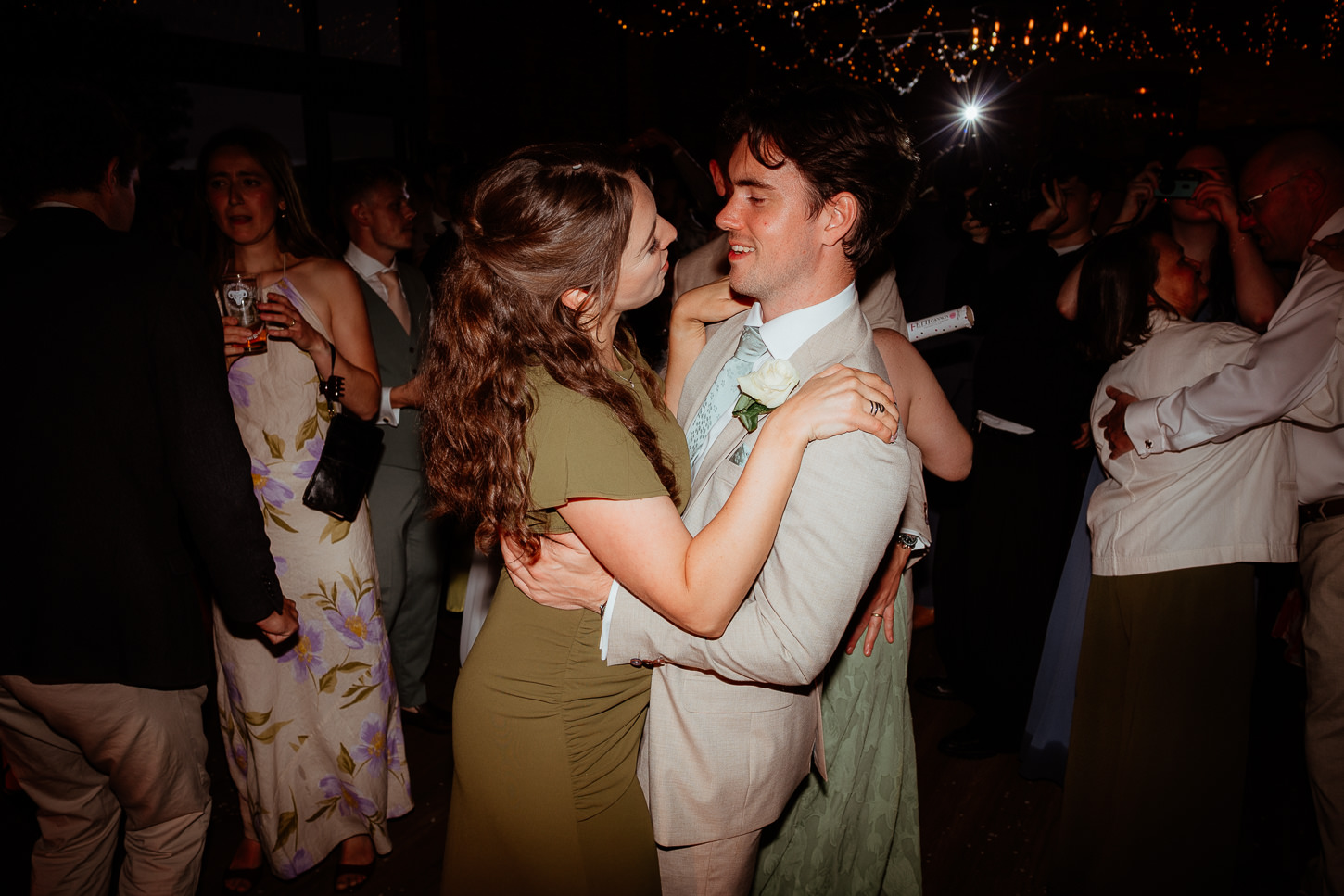 JOSIE KIERAN THE RIDGEWAY BARNS WILTSHIRE WEDDING PHOTOGRAPHY 037