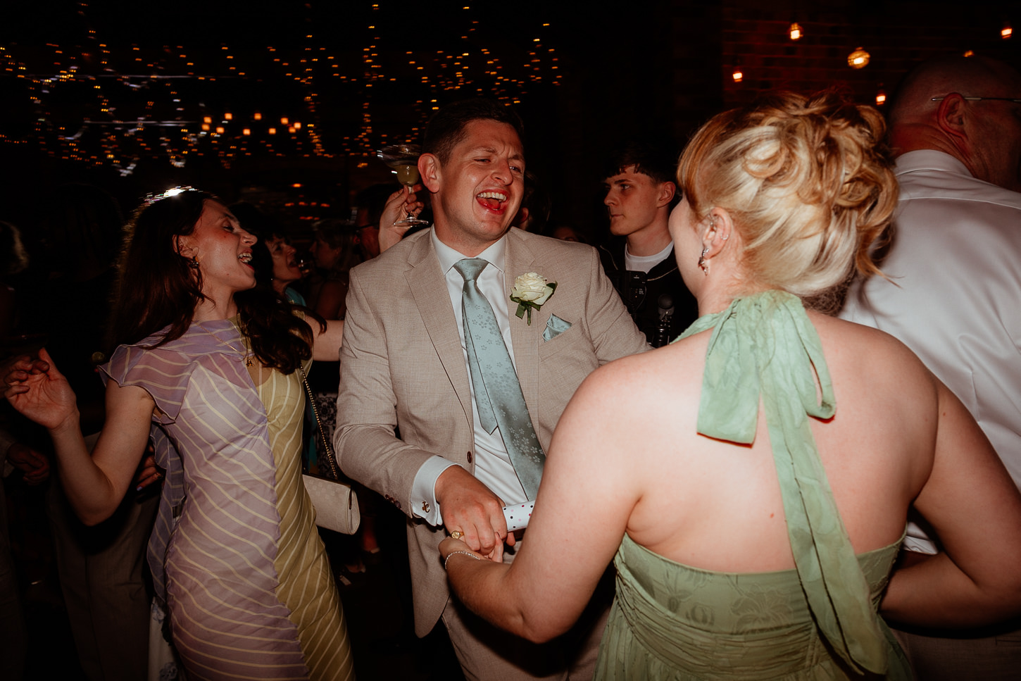 JOSIE KIERAN THE RIDGEWAY BARNS WILTSHIRE WEDDING PHOTOGRAPHY 038
