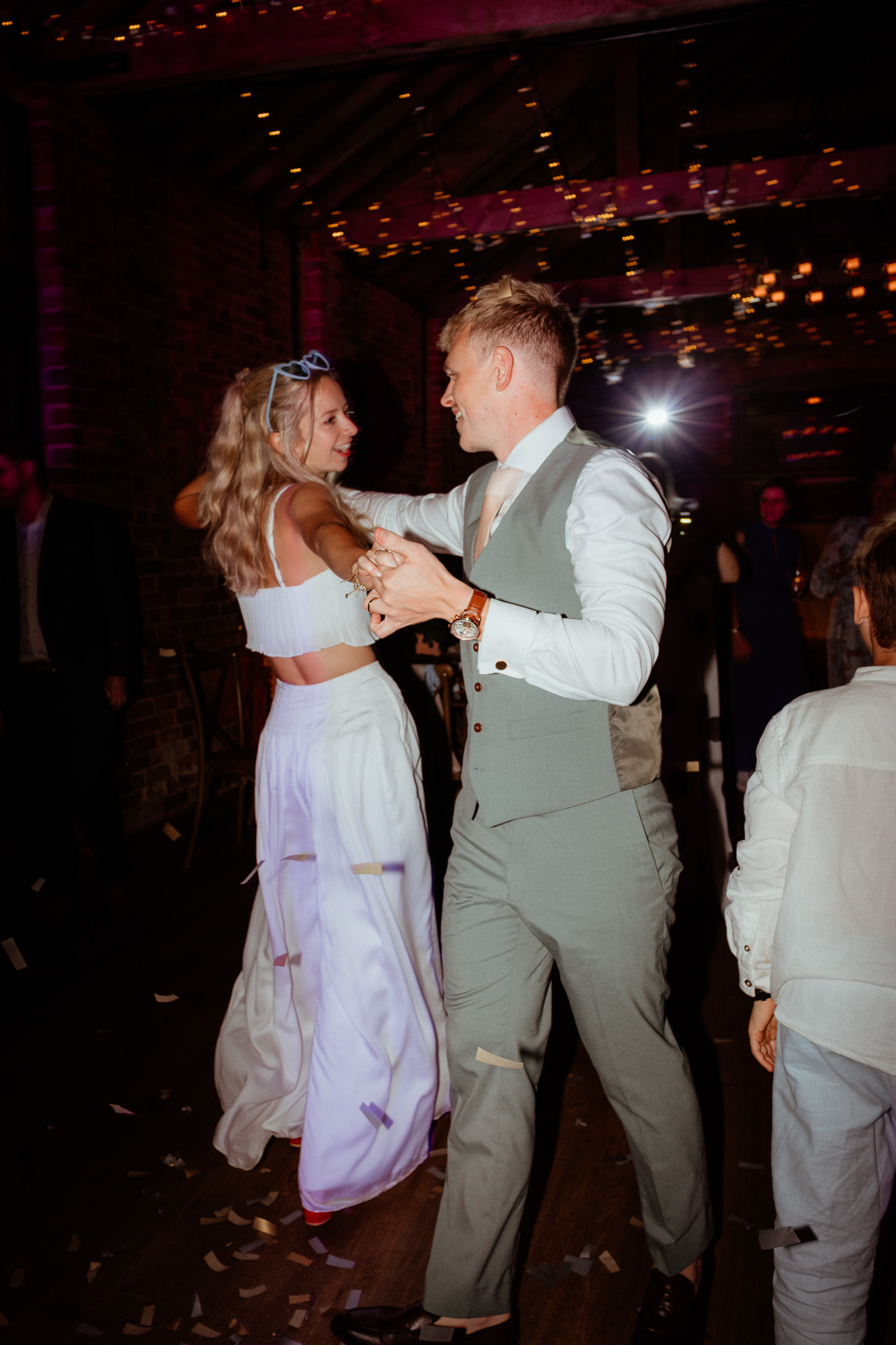 JOSIE KIERAN THE RIDGEWAY BARNS WILTSHIRE WEDDING PHOTOGRAPHY 054